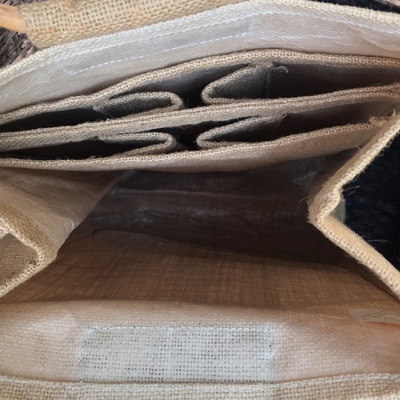 Wooden handle Market or bottle jute tote. Rare find! see photos/video.🌽🍾🍇🍎 - Picture 4 of 9